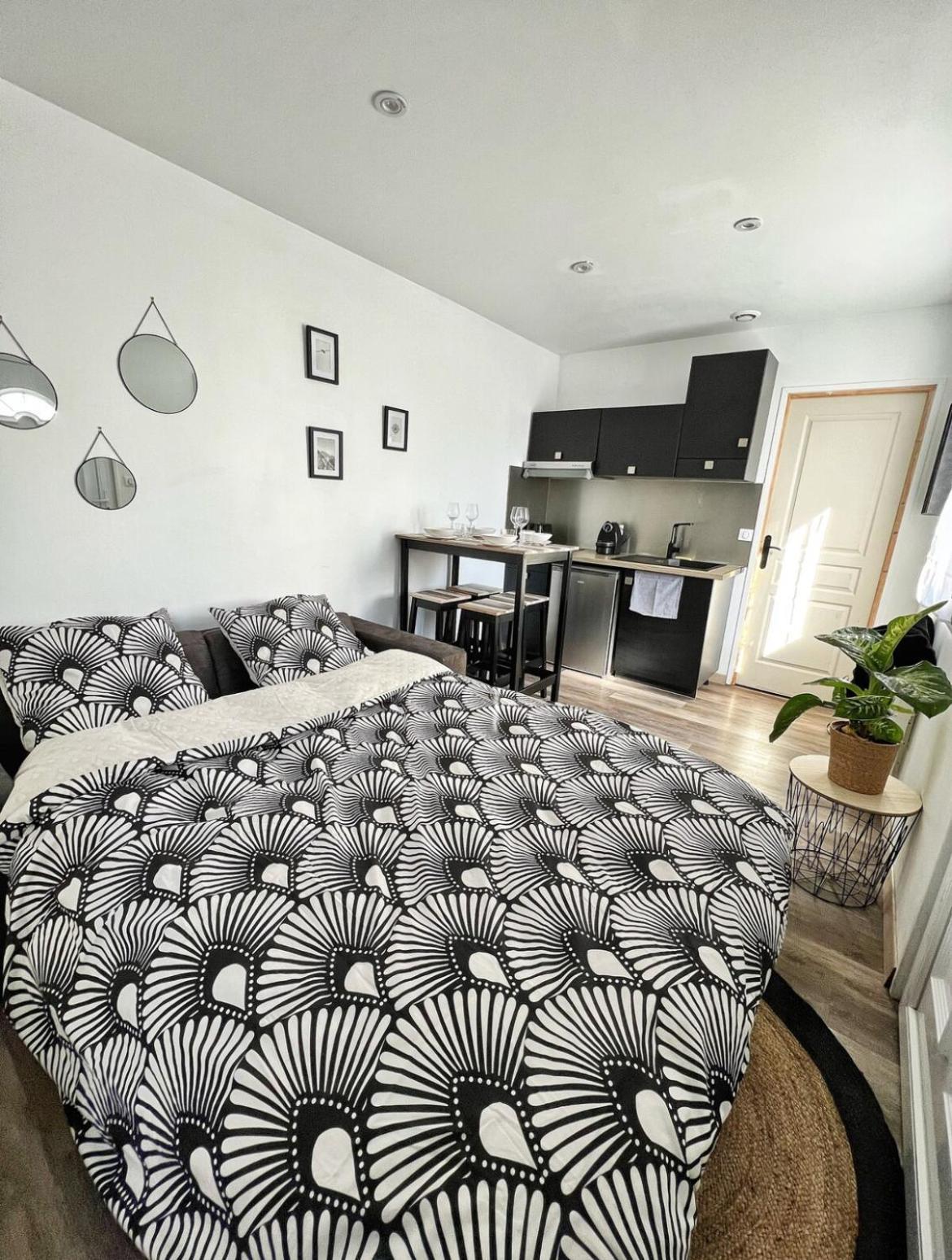 Joli Appartement Avec Parking La Rochelle  Bagian luar foto
